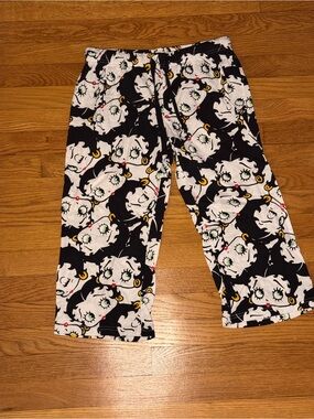Betty Boop Cropped Lounge Pants